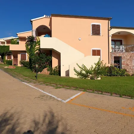 Apartment The Fantastic Residenza Badus Sleeps 2