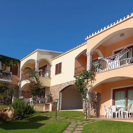 Apartment The Fantastic Residenza Badus Sleeps 2