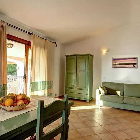 Apartment The Fantastic Residenza Badus Sleeps 2 Badesi